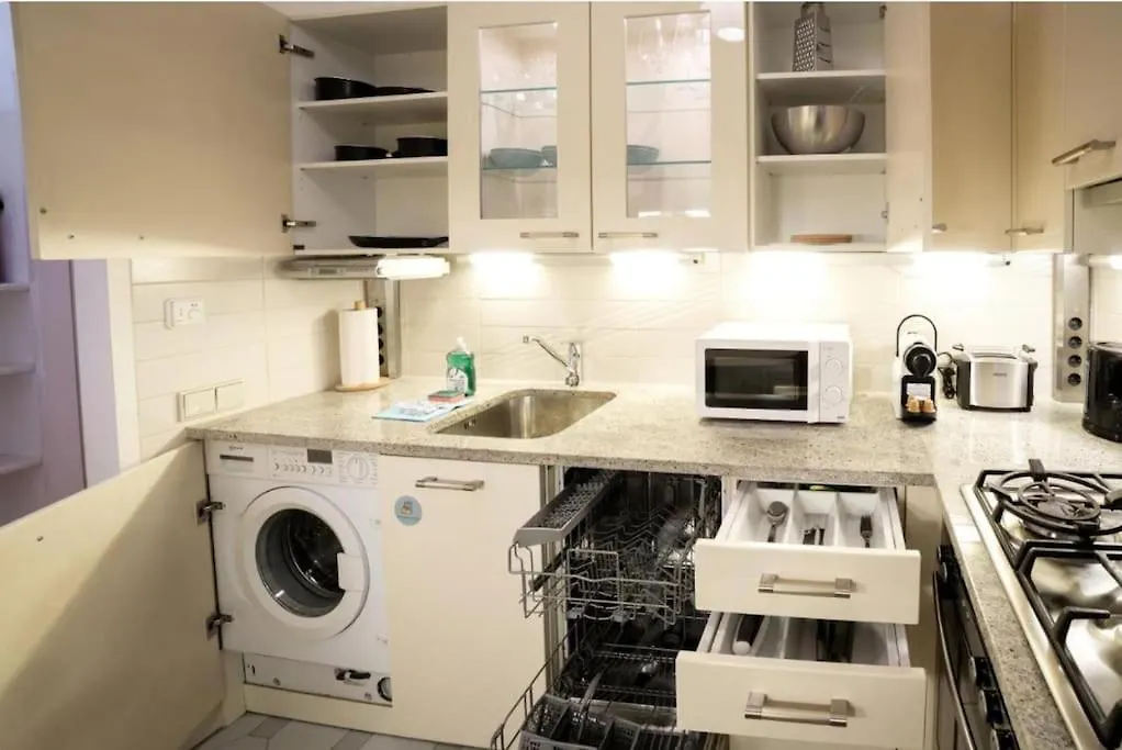 Premium Apartment With Free Parking - 15 Min To Center Wien Österrike