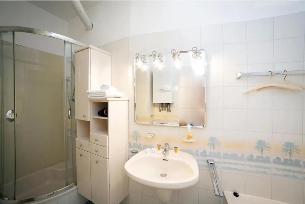 Premium Apartment With Free Parking - 15 Min To Center Wien Österrike